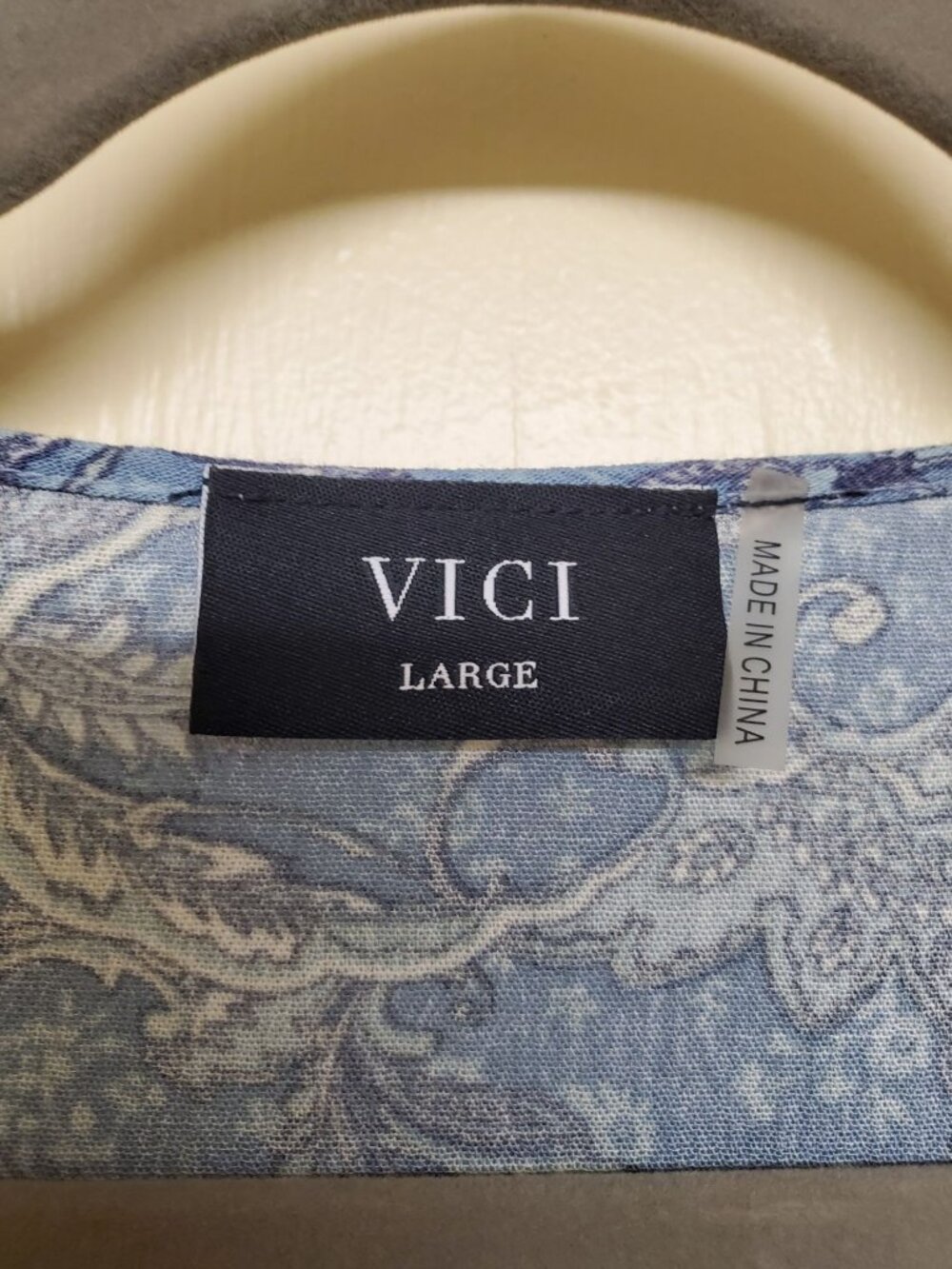 Vici Women's Light Blue Boho Paisley Tie Neck Crinkle Peasant Top Whimsy L - Picture 5 of 7